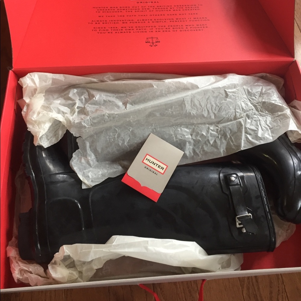 **brand new HUNTER orig tall gloss black boots